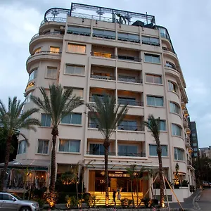 Warwick Palm Hotel