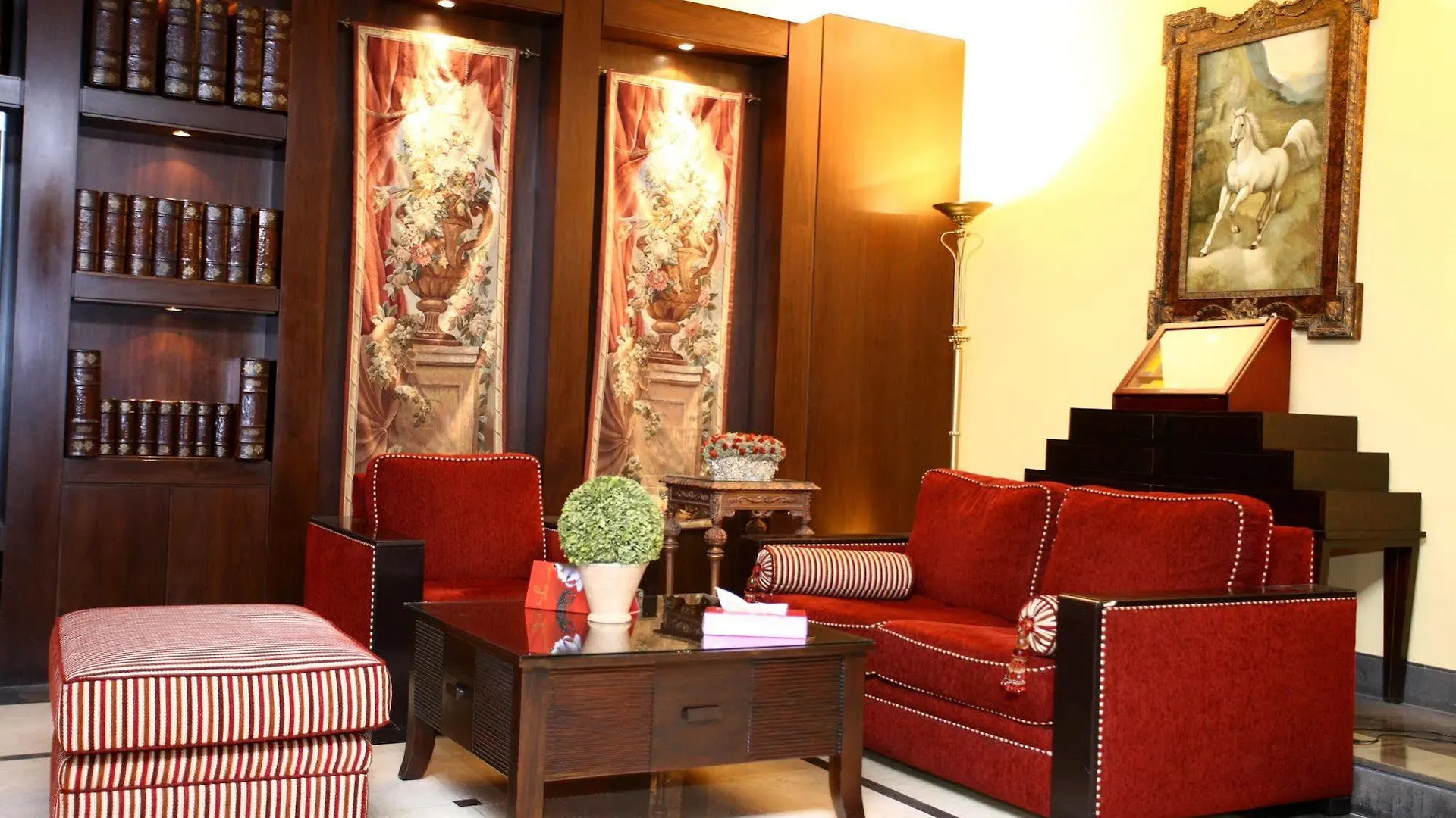 Markazia Suites Beirut 5*,